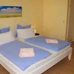 Myhome Ruegen - Haus Arkona מלון דירות 3*