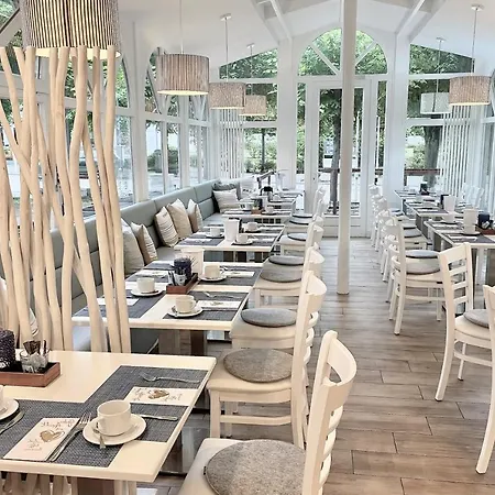 Myhome Ruegen - Haus Arkona Hotel apartamentowy