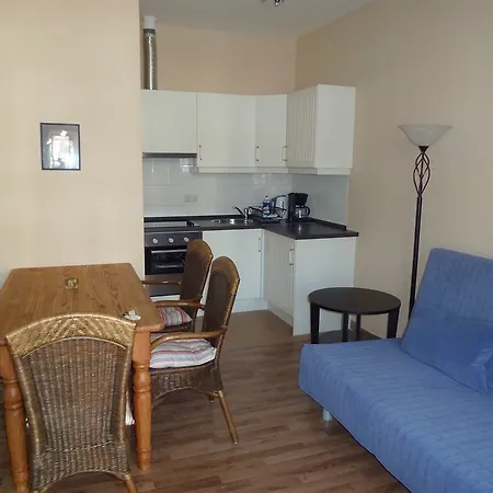 Myhome Ruegen - Haus Arkona 公寓式酒店 3*
