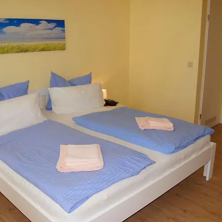 Myhome Ruegen - Haus Arkona Апарт-готель 3*